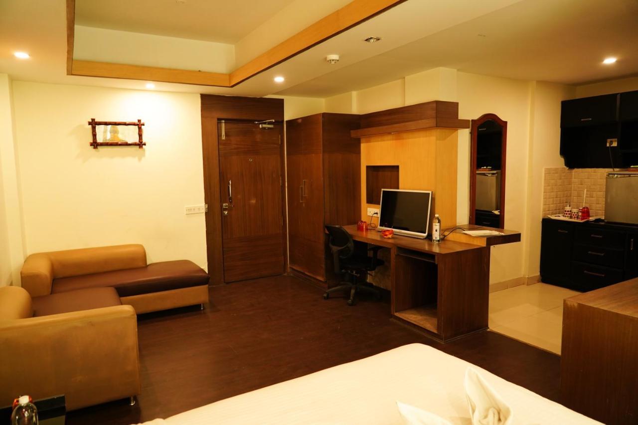 Capital O 3246 The Bouvice Hotel Bangalore Exterior photo